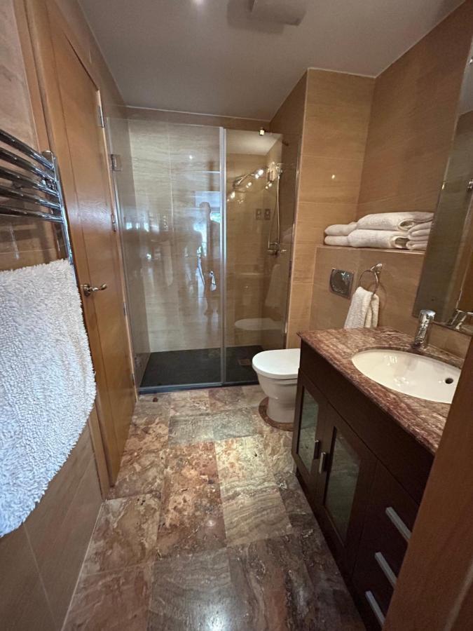 Ocean Village Luxury 2 Bed 2 Bath Apartment - Amazing Views - Pools And Jacuzzis 直布罗陀 外观 照片